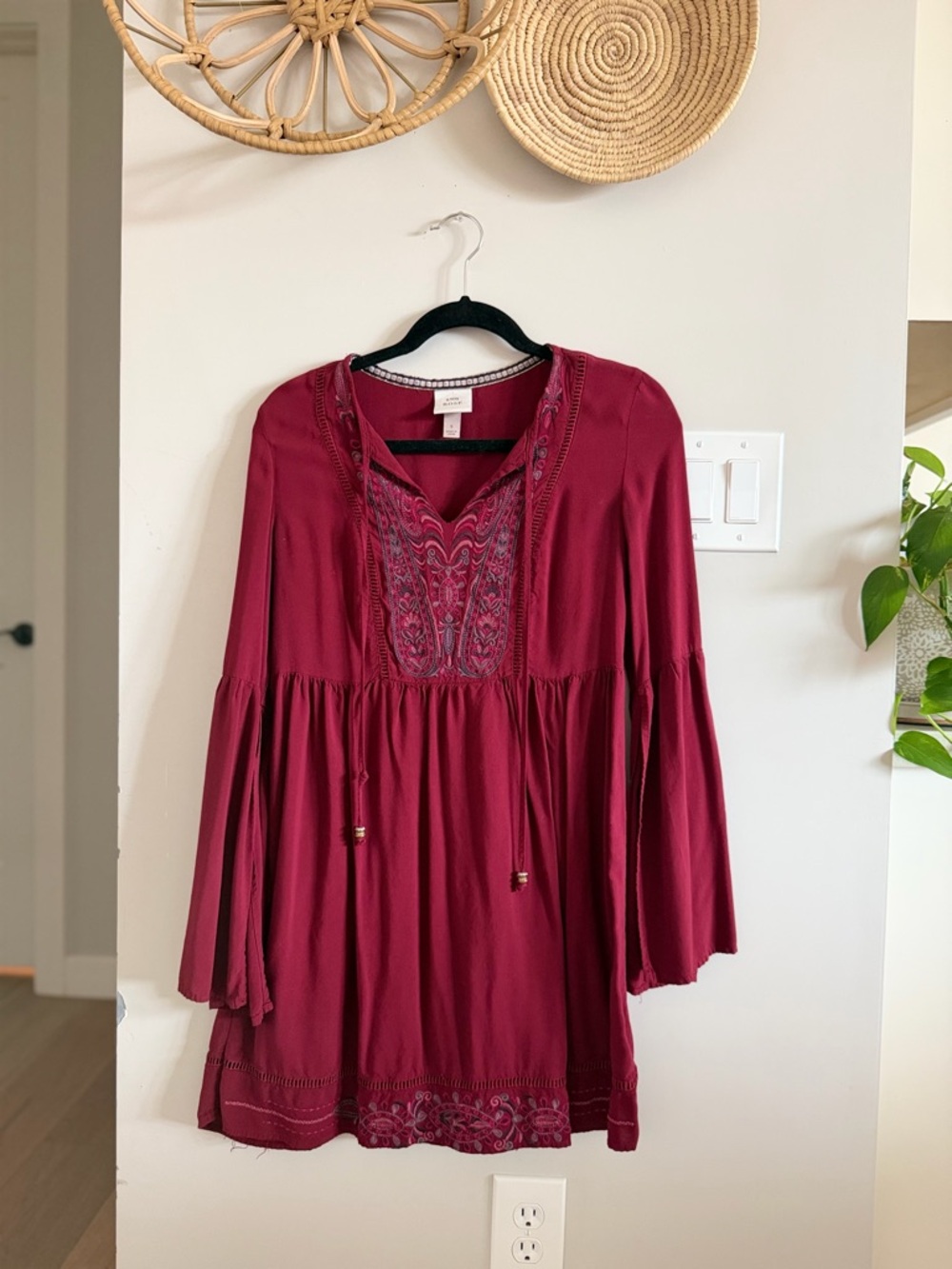 Knox Rose Embroidered V-Neck Mini Dress - Burgundy
